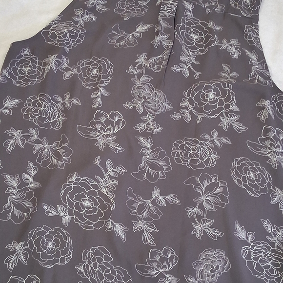 LOFT Floral Sleeveless Blouse - Charcoal - Picture 7 of 11